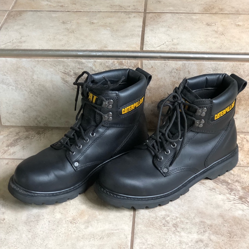 CATERPILLAR men’s boots - Picture 3 of 9